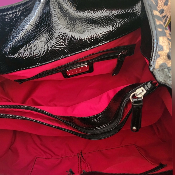 NINE WEST CHEETAH PRINT WITH BLACK PATENT LEATHER TOTE BAG - Picture 6 of 7